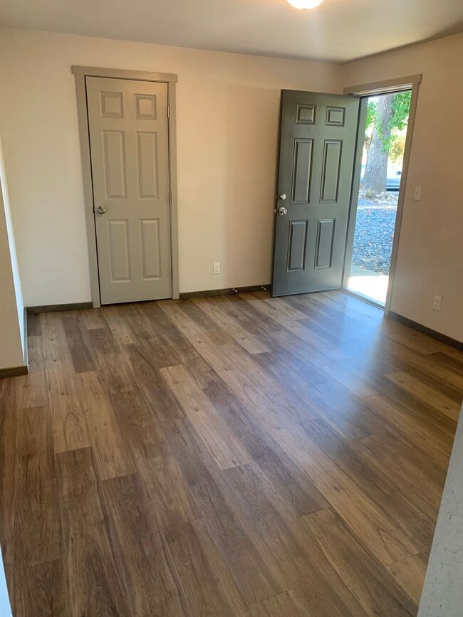 Photo - 5333 Rogue River Hwy Unidad 5333 Rogue River Hwy #B