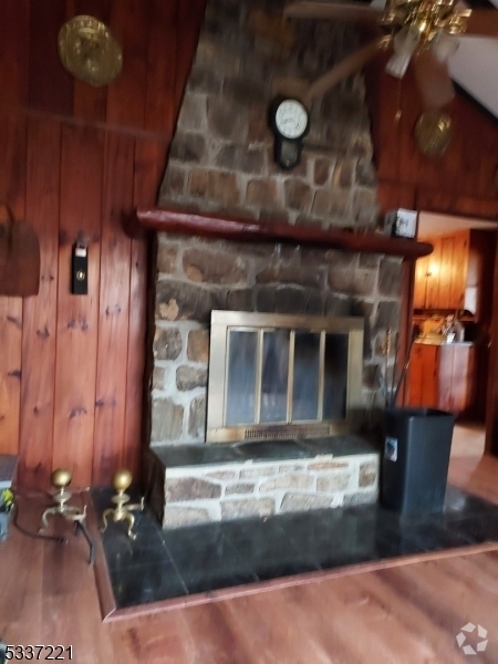 Building Photo - 29 Lake Shore Rd W Rental