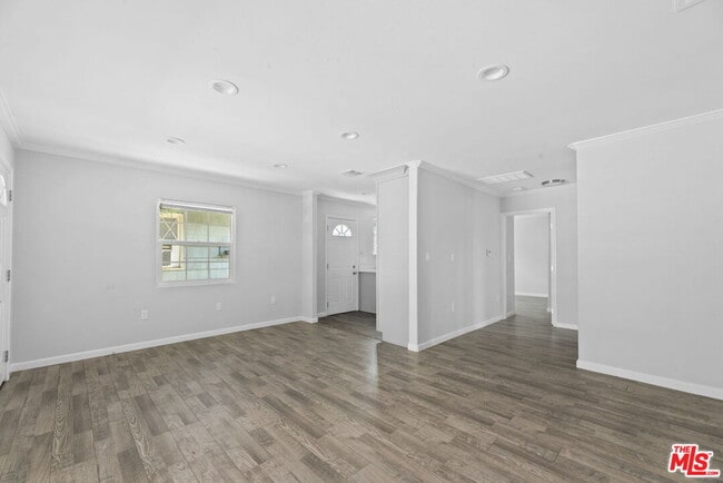 Photo - 1960 N Ontario St