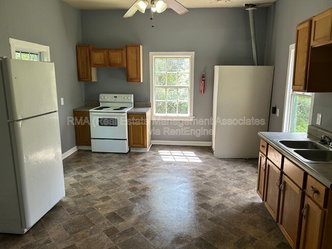 Photo - 522 W Slaton Ave