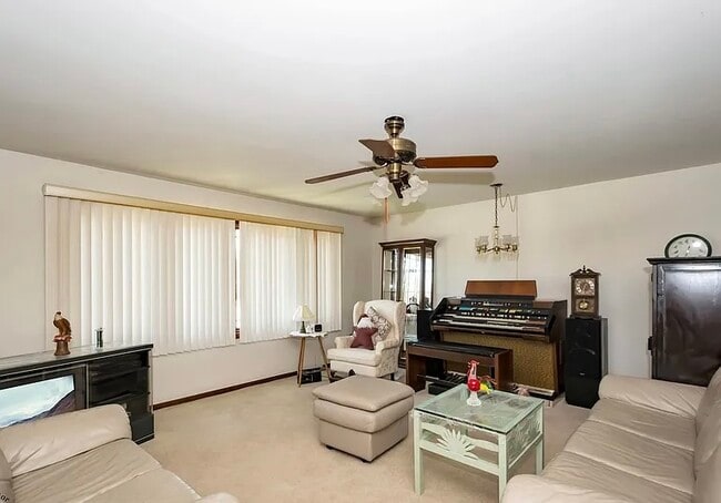 Photo - 15930 Laramie Ave