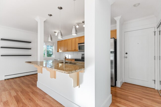 Photo - 10172-10113 113 St Unit 6