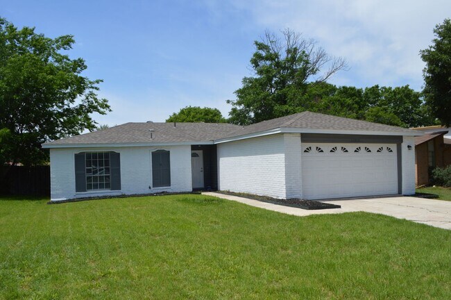 Photo - Beautifully remodeled 3 bed 1.5 bath in th...