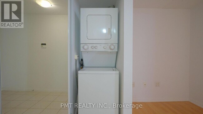 Photo - 38 Grenville St Unit 1607