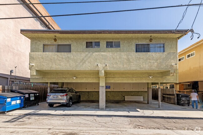 Lido Apartments - 1415 Bundy Dr