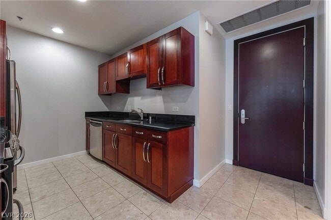 Photo - 4575 Dean Martin Dr Unidad 802