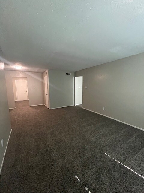 Living Room - FLEETWOOD APARTMENTS