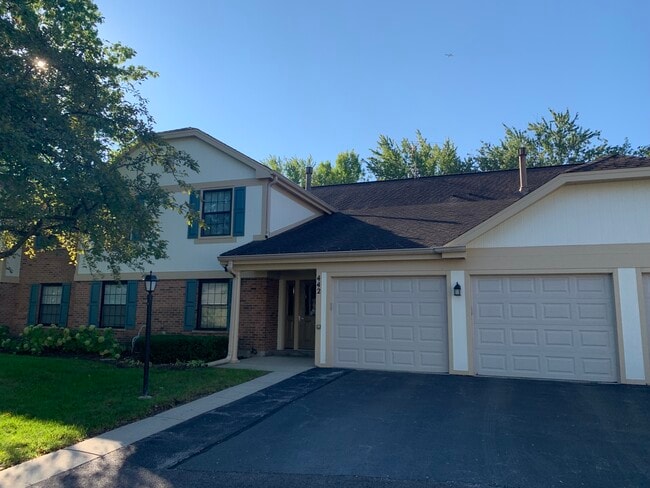 Photo - 442 Thornhill Ln