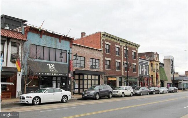 Photo - 1739 Gales St NE