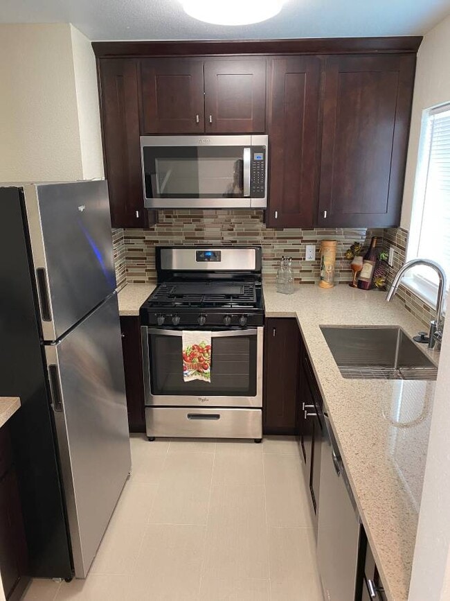 Photo - Berkeley Square Apartments