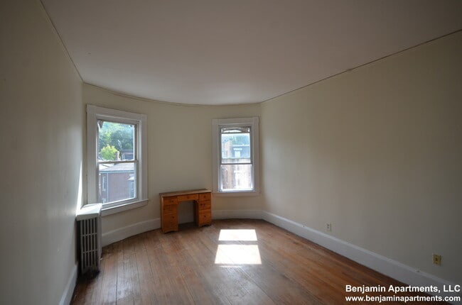 Photo - 1589 Beacon St Unit 8