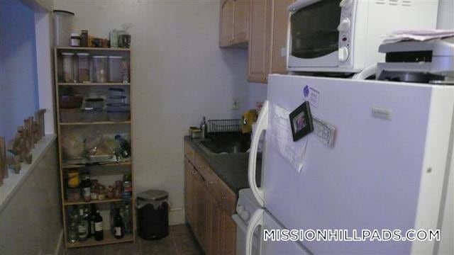 Building Photo - 881 Huntington Ave Rental