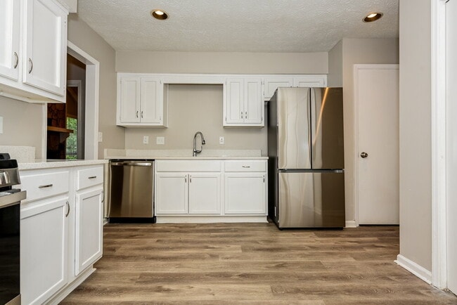 Photo - 8983 Habersham Dr