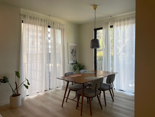 Área de comedor - 625 S Berendo St Unidad 307