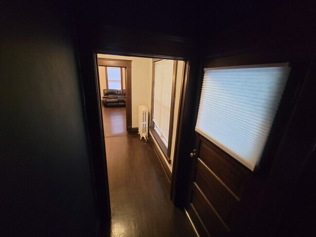 Photo - 307 N Chestnut St Unit 1