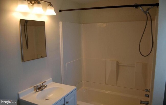 Photo - 302 E Howard St