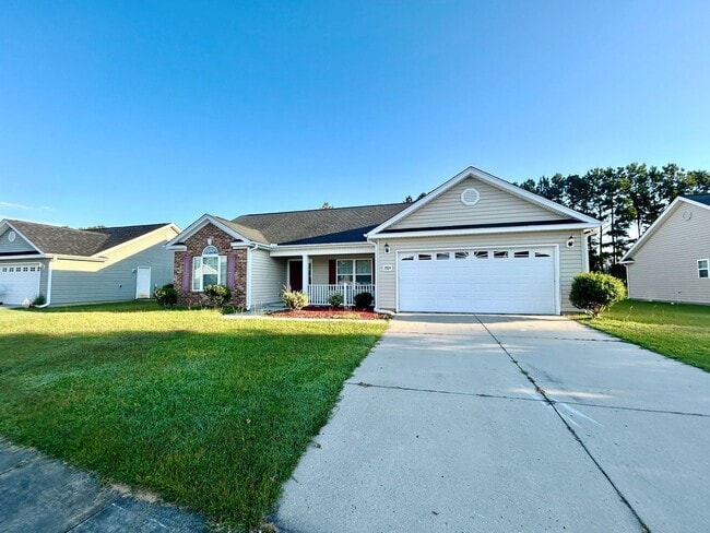 Building Photo - Available in September: 4 Bedroom 2 Bathro... Rental