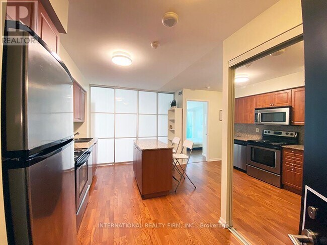 Photo - 215 Fort York Blvd Unité 1112
