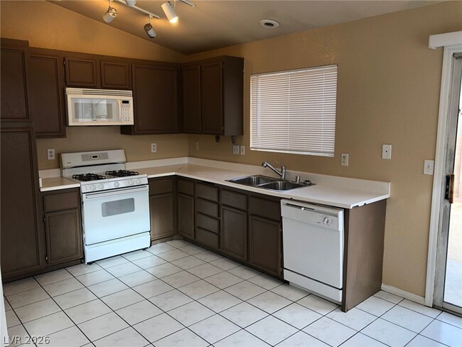 Photo - 1728 Windchime Dr