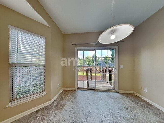 Photo - 25 Bellows Falls Dr