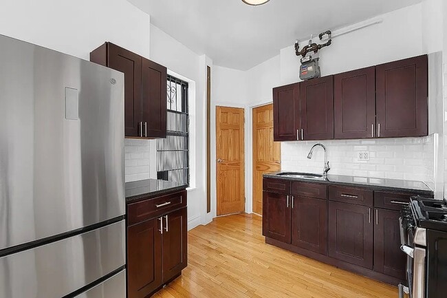 Photo - 235 W 12th St Unit 15