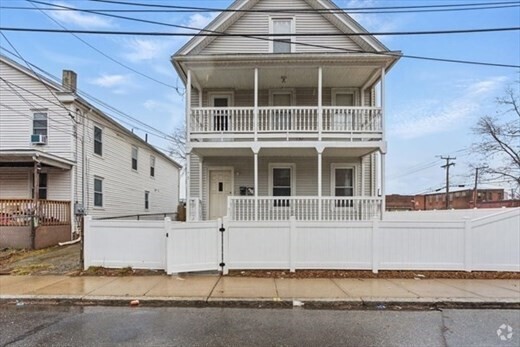 Building Photo - 35 N Summer St Unit 1 Rental