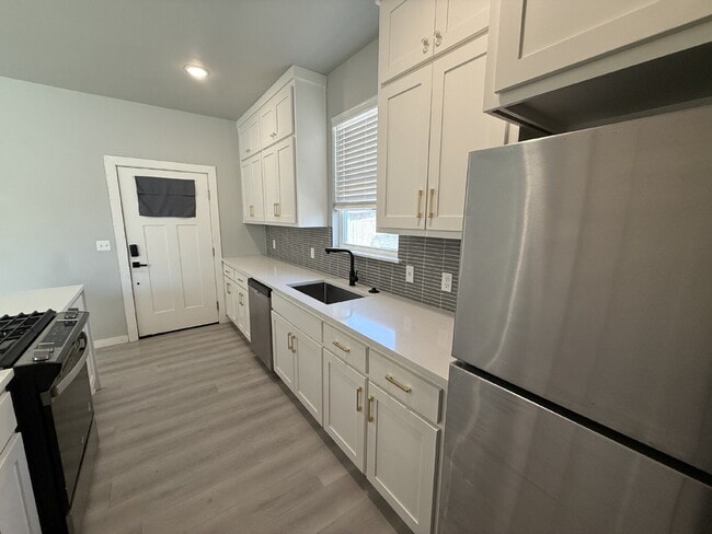 2 Bedroom Townhouse in OKC - 2 Bedroom Townhouse in OKC Unit #C