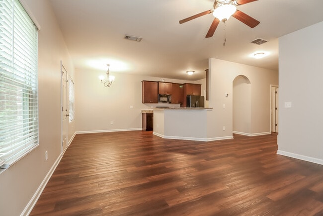 Photo - 180 Rankin Cir