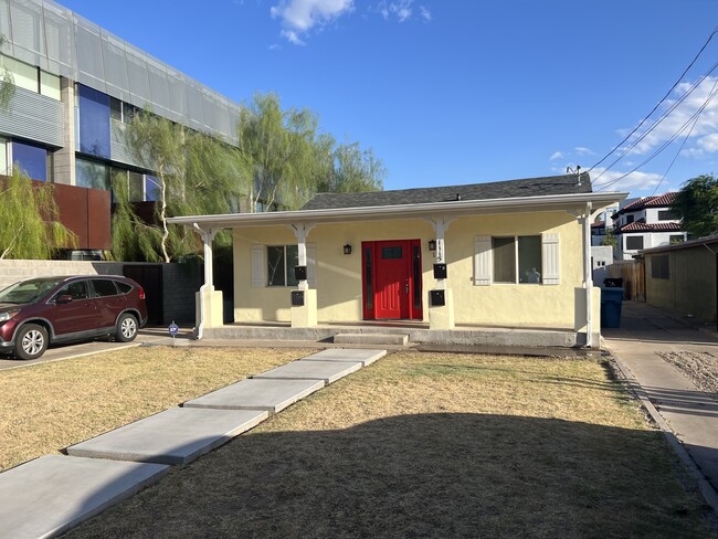 Building Photo - 1115 E Whitton Ave Unit House