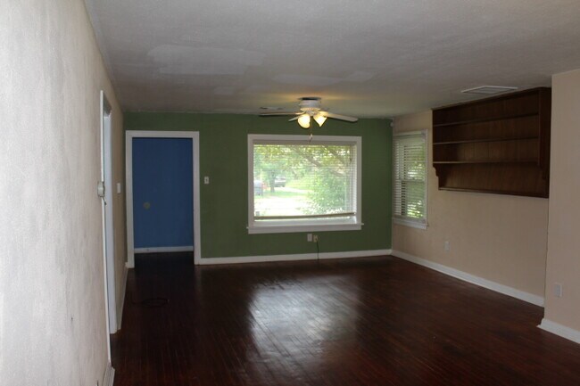 Photo - 2418 32nd St