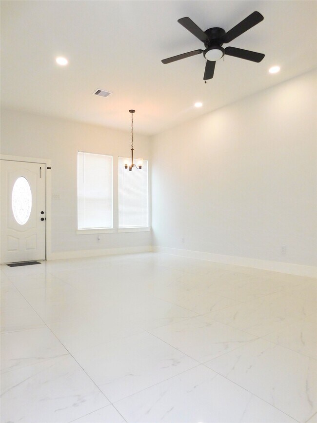 Photo - 7002 S Hall St