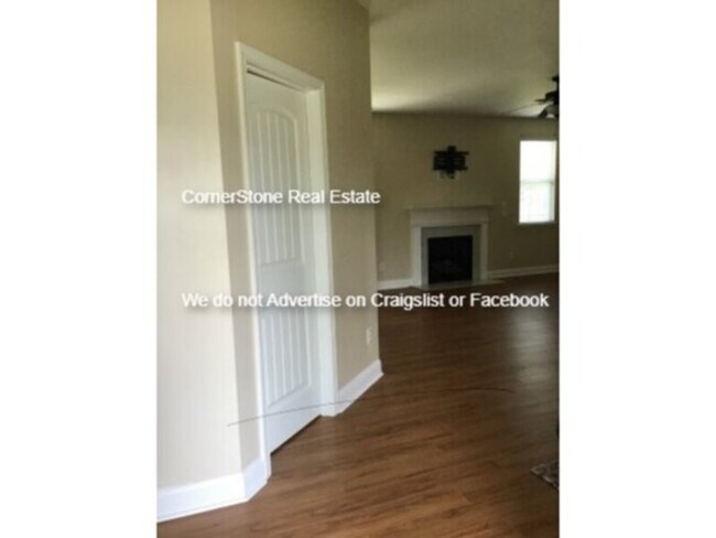 Photo - 440 Wood Point Dr