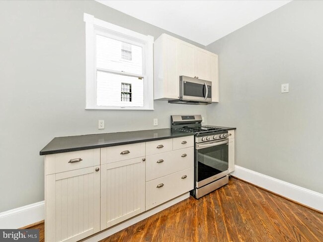 Photo - 419 Reading Ave