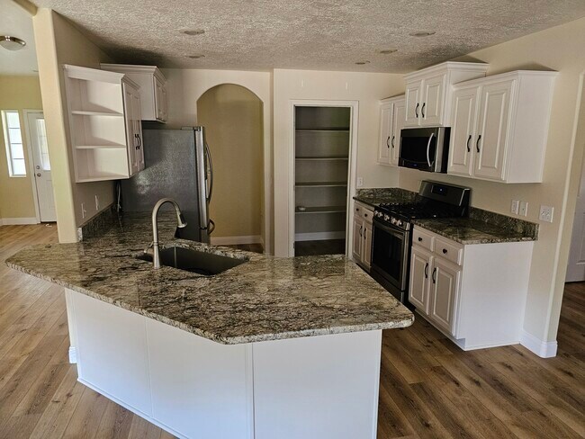 Photo - 4137 W 250 N