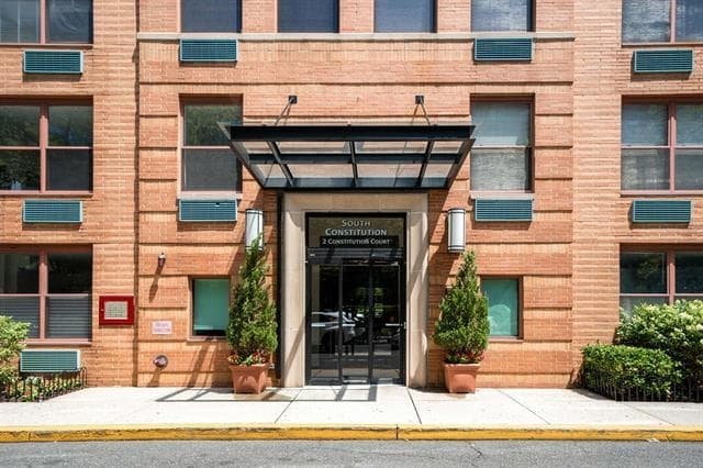 Building Photo - 2 Constitution Ct Unit 813