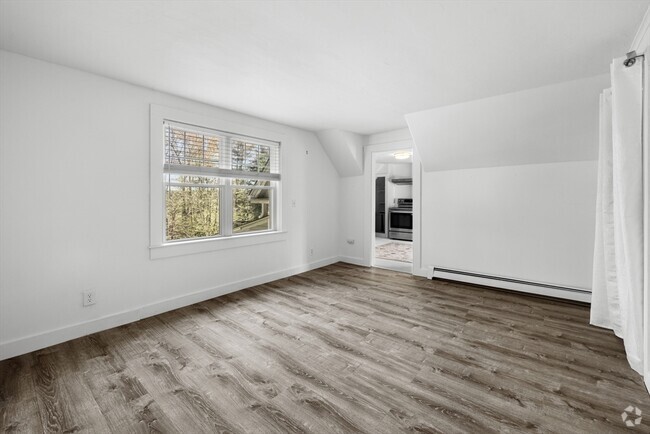 Building Photo - 158 Center St Unit 2 Rental