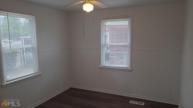 Photo - 715 Edwards Ave