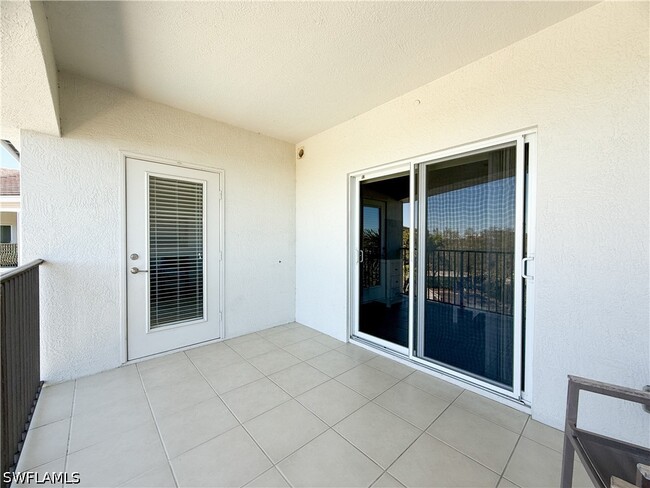 Building Photo - 1100 Pine Ridge Rd Unit B405