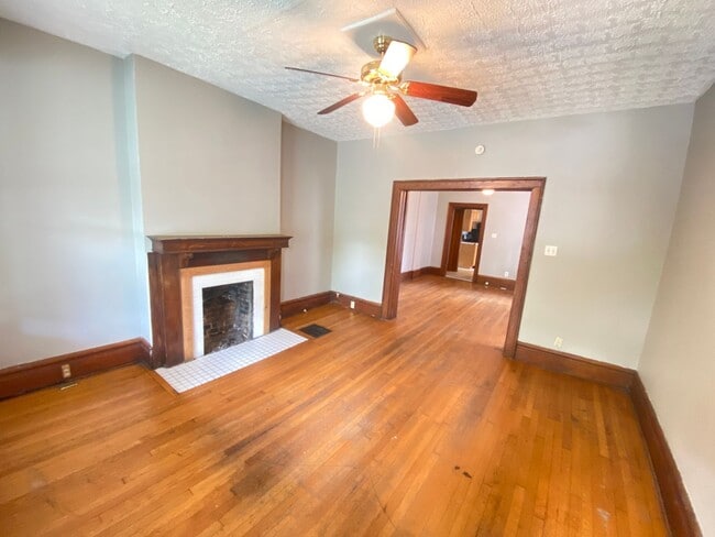Photo - N 4th St 1849-1851 MLR Unit 1851