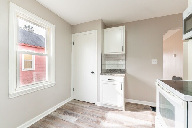 Photo - 198 S Weyant Ave Casa