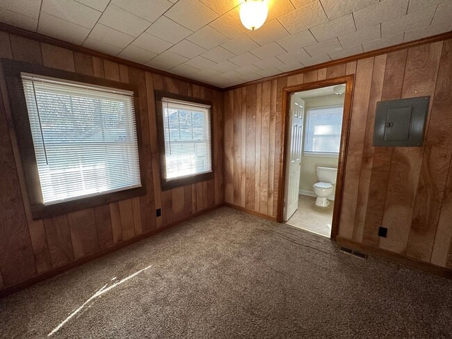 1302 Highland Ave