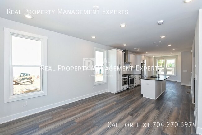 Photo - 2140 Terwilliger Terrace