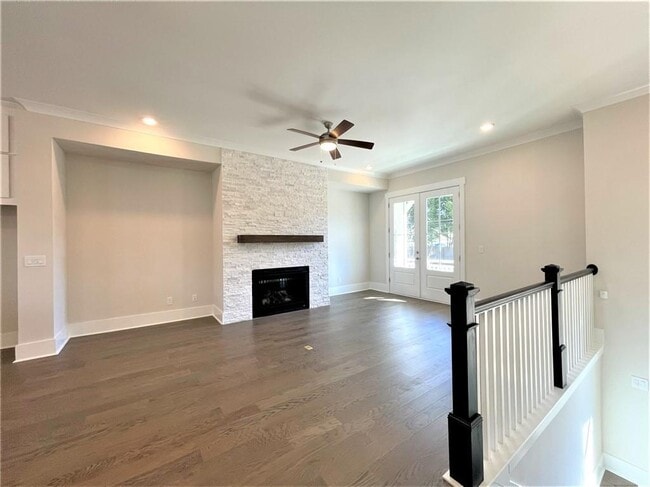 892 Mayfield Rd