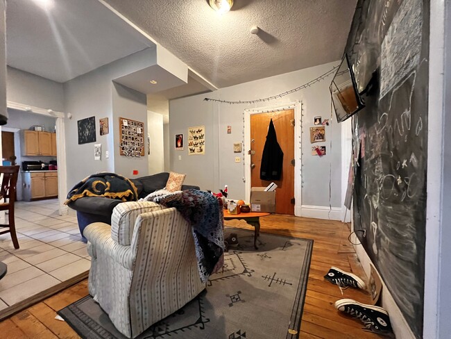 Photo - 18 Glenville Ave Unidad 2