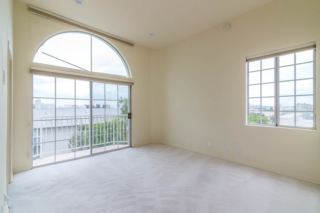 Photo - THE VILLAS ON THIRD