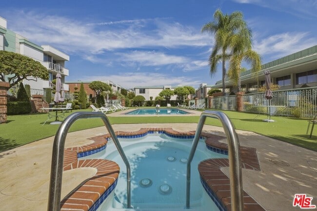 Photo - 5301 Balboa Blvd Unit F8