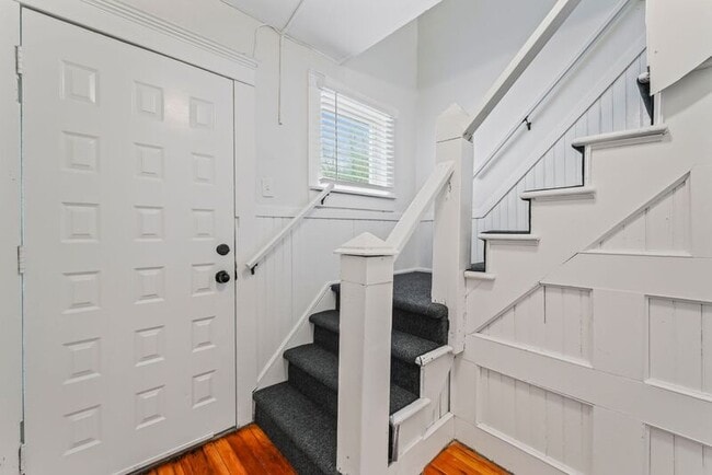 Photo - 2 New St Unit #4