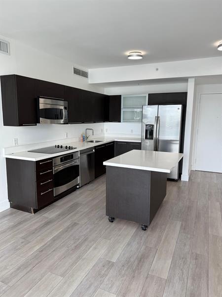 Photo - 90 SW 3rd St Unidad 3912
