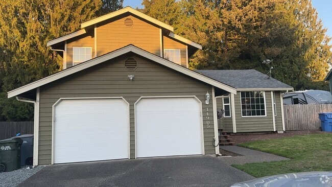 Building Photo - Puyallup South Hill-Tri level home ready f...