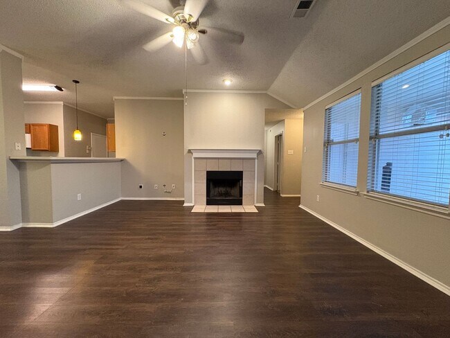 Photo - Charming NWISD 3-2-2